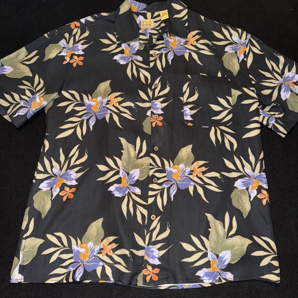 JOS A BANK Hawaiian short sleeve 100% Blank silk Floral size‎ XL